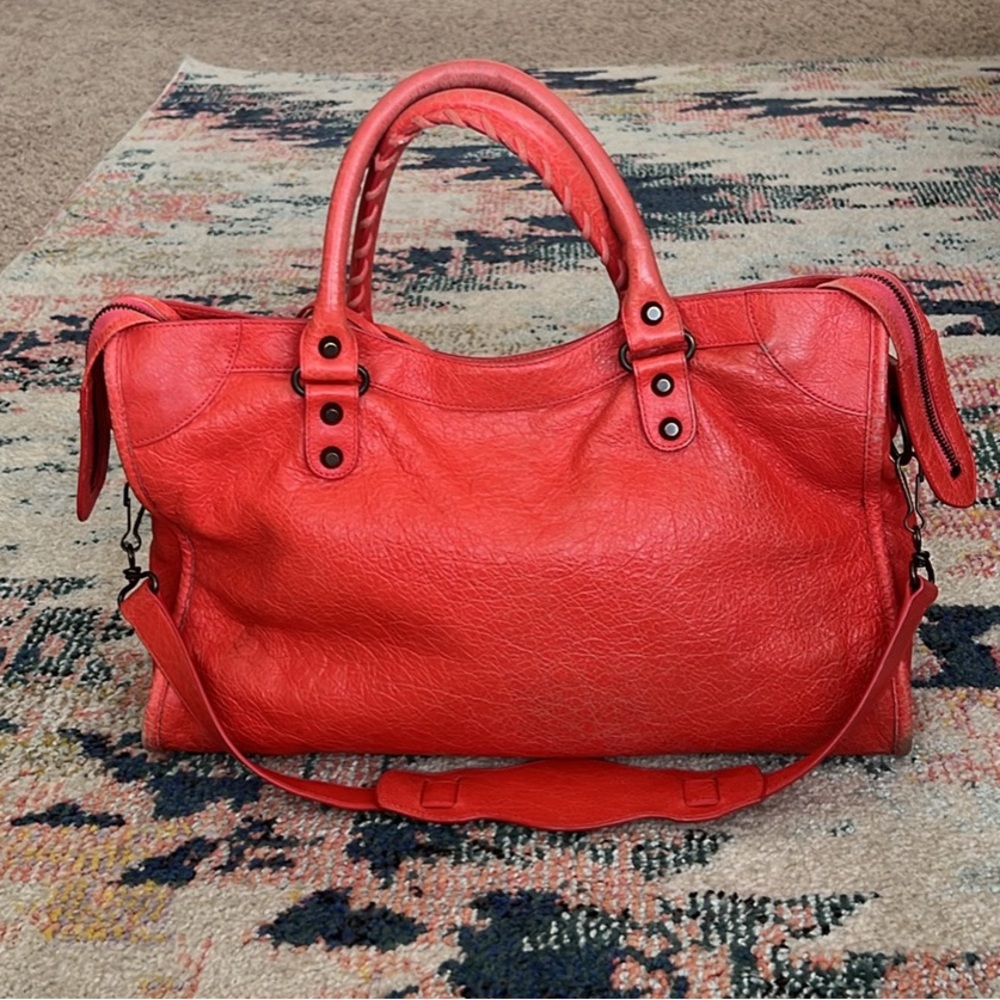 Authentic BALENCIAGA Classic City Bag - Coral Pink / Orange Lambskin Leather - Picture 3 of 8